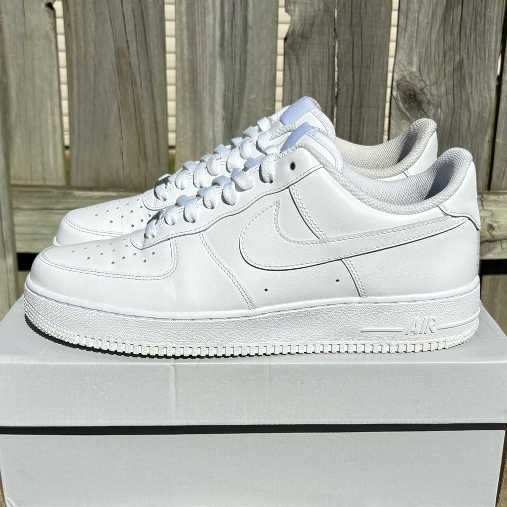 Men’s Nike Air Force 1 Size 11 All White Sneaker Basketball